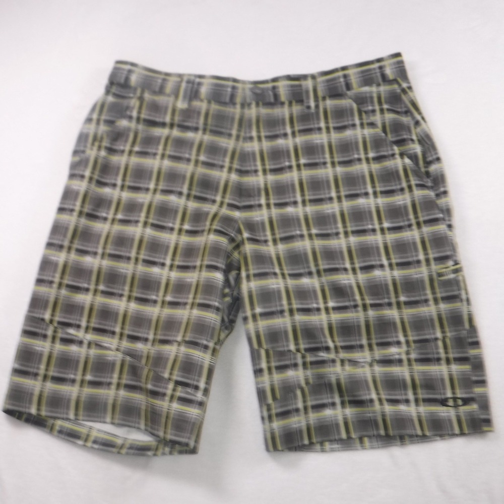 Oakley Men's Gray Yellow Plaid Chino Shorts, Size 34 Casual Golf Performance